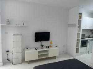 Dapur atau dapur kecil di Estudio torrecilla Nerja playa - Selenity Homes