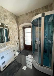 Koupelna v ubytování Stone Apartment Risan