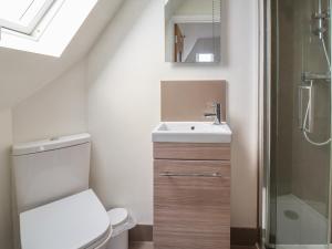 Et badeværelse på Crabapple Cottage, Southwold + 23 billeder