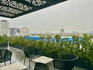 Бассейн в Park Life Condesa Hipódromo или поблизости
