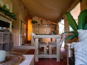 Ecolodges De Dreef的休息区