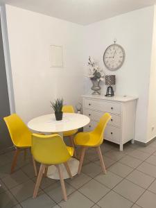 Posezení v ubytování Toplage Innenstadt Köln-Neumarkt! Gemütliche Wohnung + 6 fotografií