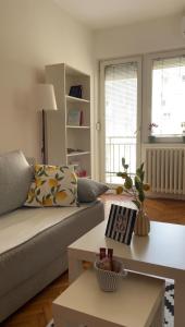 Χώρος καθιστικού στο Apartman Lola