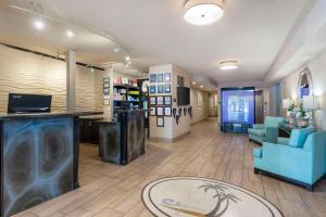 Kuchyň nebo kuchyňský kout v ubytování Best Western Plus Oceanside Palms