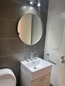 Ένα μπάνιο στο Departamento Céntrico Álamos