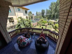 Afbeelding uit fotogalerij van Maqsoom Villa I Entire Villa Near Srinagar Airport and Dal Lake I 4 BR in Srinagar