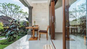 Marwati Guest House外面的花园