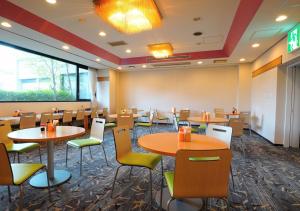 Khu vực ghế ngồi tại APA Hotel Kitakami Ekinishi