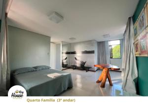 Postel nebo postele na pokoji v ubytování Rey House