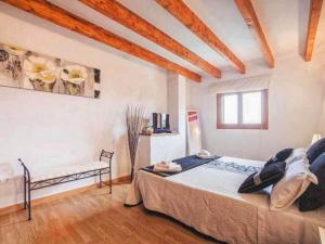 Postel nebo postele na pokoji v ubytování Villa in Manacor with Pool and Tennis Court