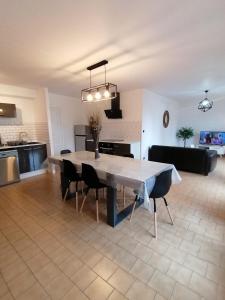Gallery image of Ô pilotis Appartement avec terrasse et jardin in Le Tréport