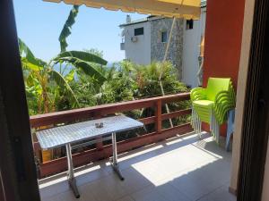 Balkón nebo terasa v ubytování Newborn Apartment Dhermi with Pool