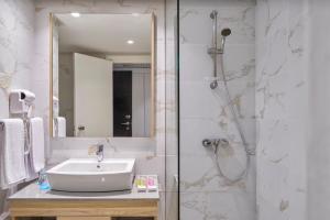 Un baño de Nozha Beach Resort & Spa