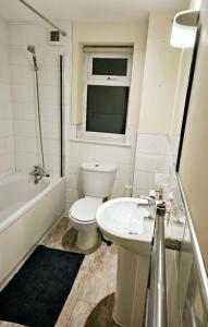 Koupelna v ubytování Guest Room stay in Dartford- Close to all amenities