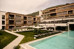 Bazén v ubytování Hirben Naturlaub nebo v jeho okolí