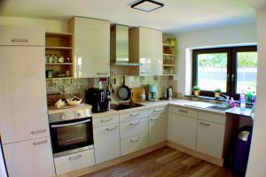 Η κουζίνα ή μικρή κουζίνα στο Luxuriöse und stilvolle Ferienwohnung in bester Lage von Fritzlar
