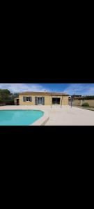 Πισίνα στο ή κοντά στο Villa 6 couchages piscine