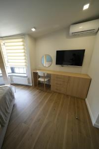 Μια τηλεόραση ή/και κέντρο ψυχαγωγίας στο Ser In Hotel