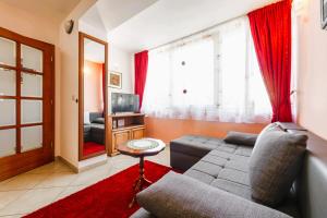 TV a/nebo společenská místnost v ubytování Uvala Apartment