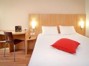 Postel nebo postele na pokoji v ubytování ibis Toulouse Centre
