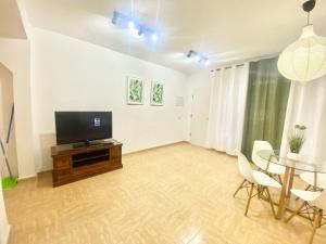 Telewizja i/lub zestaw kina domowego w obiekcie Méndez Álvaro Callejo Street
