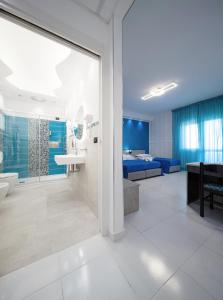 Koupelna v ubytování Hotel Blu Eden