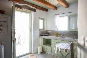 MandrákionにあるMesses Traditional Stone House with Amazing Sea View 2のギャラリーの写真