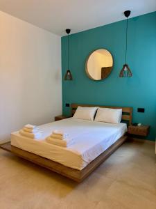 Ένα ή περισσότερα κρεβάτια σε δωμάτιο στο Woodescape apartment - moderan stan u centru Novog Sada