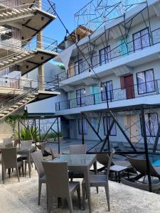 Rõdu või terrass majutusasutuses Zenvea Hotel