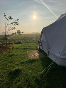 Příroda nedaleko luxury tent
