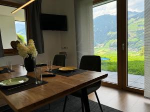 Nespecifikovaný výhled na hory nebo výhled na hory při pohledu z apartmánu