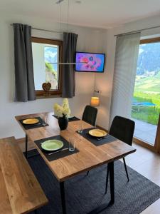 TV a/nebo společenská místnost v ubytování Apart 657 + 37 fotografií