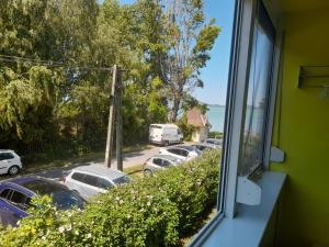 Foto sihtkohas Fonyód asuva majutusasutuse Süllő utcai apartman Fonyód VÍZPARTI és PANORÁMÁS! ON THE WATERFRONT and with Balaton panorama! galeriist