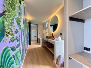 Kuchyň nebo kuchyňský kout v ubytování La Font Ecolodge