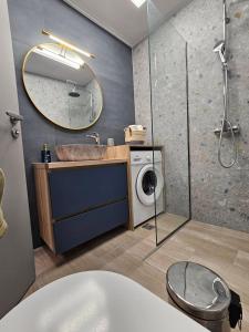 Ένα μπάνιο στο Blue superior modern studio