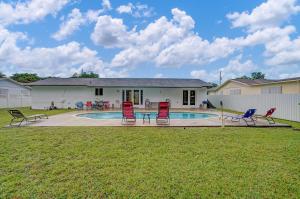 Πισίνα στο ή κοντά στο Beautiful Gem in Miami Gardens w Heated Pool