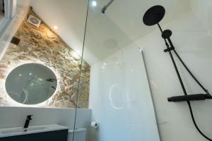 Ένα μπάνιο στο Apartamentos playa Buendia +11 φωτογραφίες