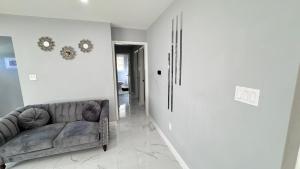 Class home near Washington DC FedEx Stadium and UMD的休息区