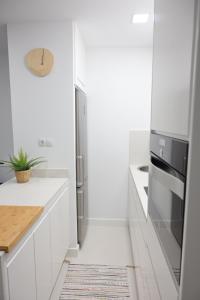 Kuchyňa alebo kuchynka v ubytovaní Apartamento Luis Morote Plaza Santa Catalina