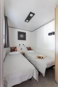 Afbeelding uit fotogalerij van Chalet ILUNA climatisé 2 à 6 pers 3ch 2 sdb piscine et sérénité in Hasparren