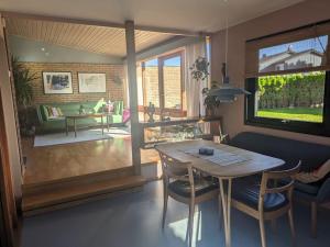 Χώρος καθιστικού στο Villa, walking distance from ONS