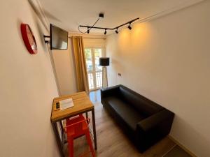 A seating area at Lotila Flats Rio Caudal