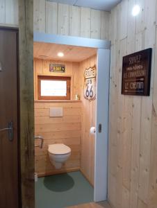 Ένα μπάνιο στο Chalet container 60m2