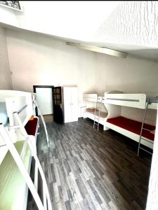 Postel nebo postele na pokoji v ubytování Stars Aspava Blue HOSTEL