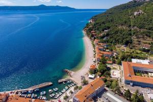 Imagen de la galería de Ferienapartment mit Terrasse für sechs Personen, en Mošćenička Draga