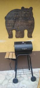 Attrezzature per barbecue disponibili per gli ospiti dell'appartamento