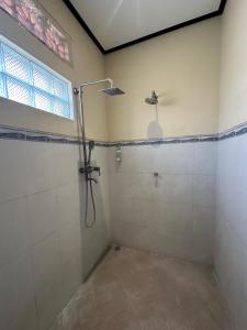 Ένα μπάνιο στο Pucuk Bali Guest House Canggu +21 φωτογραφίες