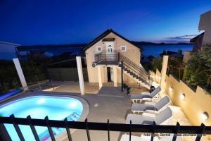 Bazén v ubytování Villa More Sveti Petar na Moru with pool and sea view nebo v jeho okolí