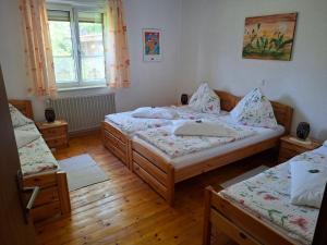 Postel nebo postele na pokoji v ubytování Maria's Ferienwohnung
