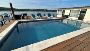 Bazén v ubytování Casa Maria nebo v jeho okolí